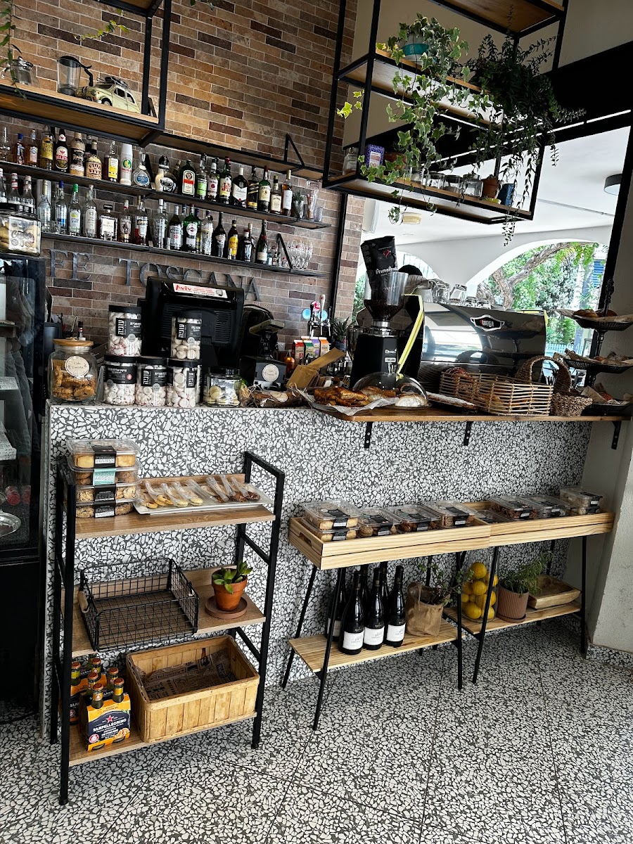 Cafe Toscana